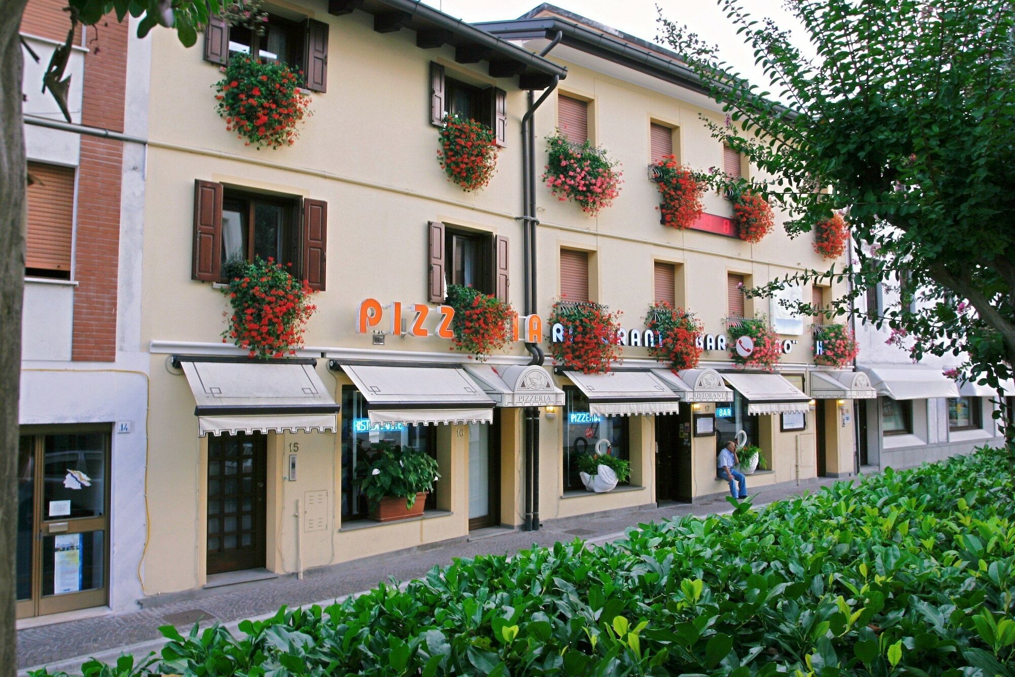 Hotel Ristorante Cigno Latisana Extérieur photo